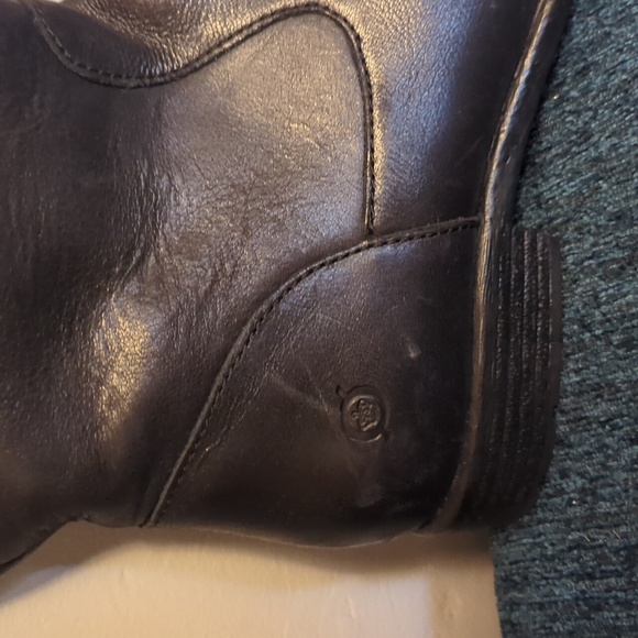 Ladies BORn Boots NWT wide calf leather upper - Picture 2 of 8